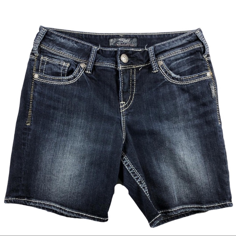 Silver Jean Co. Suki Shorts Lightly Distressed 29